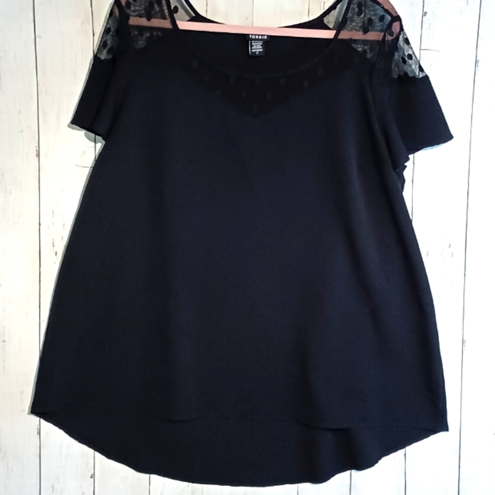 TORRID SIZE 2X TOP